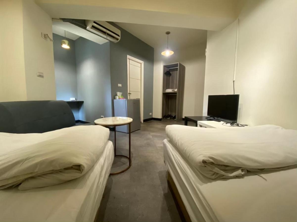 Fengjia Gift Box Homestay Taizhong Zewnętrze zdjęcie