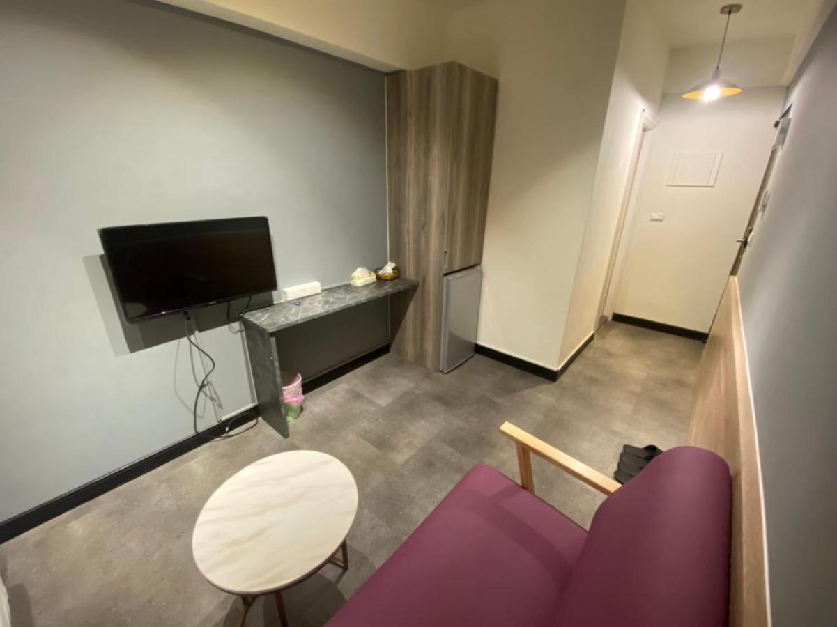 Fengjia Gift Box Homestay Taizhong Zewnętrze zdjęcie