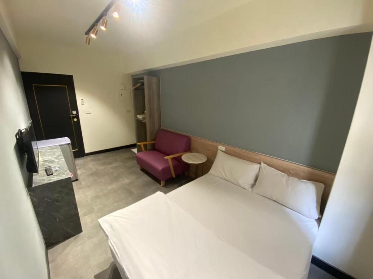 Fengjia Gift Box Homestay Taizhong Zewnętrze zdjęcie