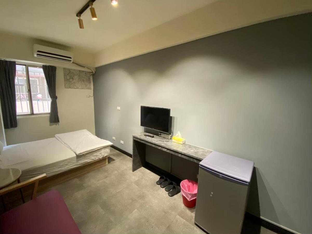 Fengjia Gift Box Homestay Taizhong Zewnętrze zdjęcie