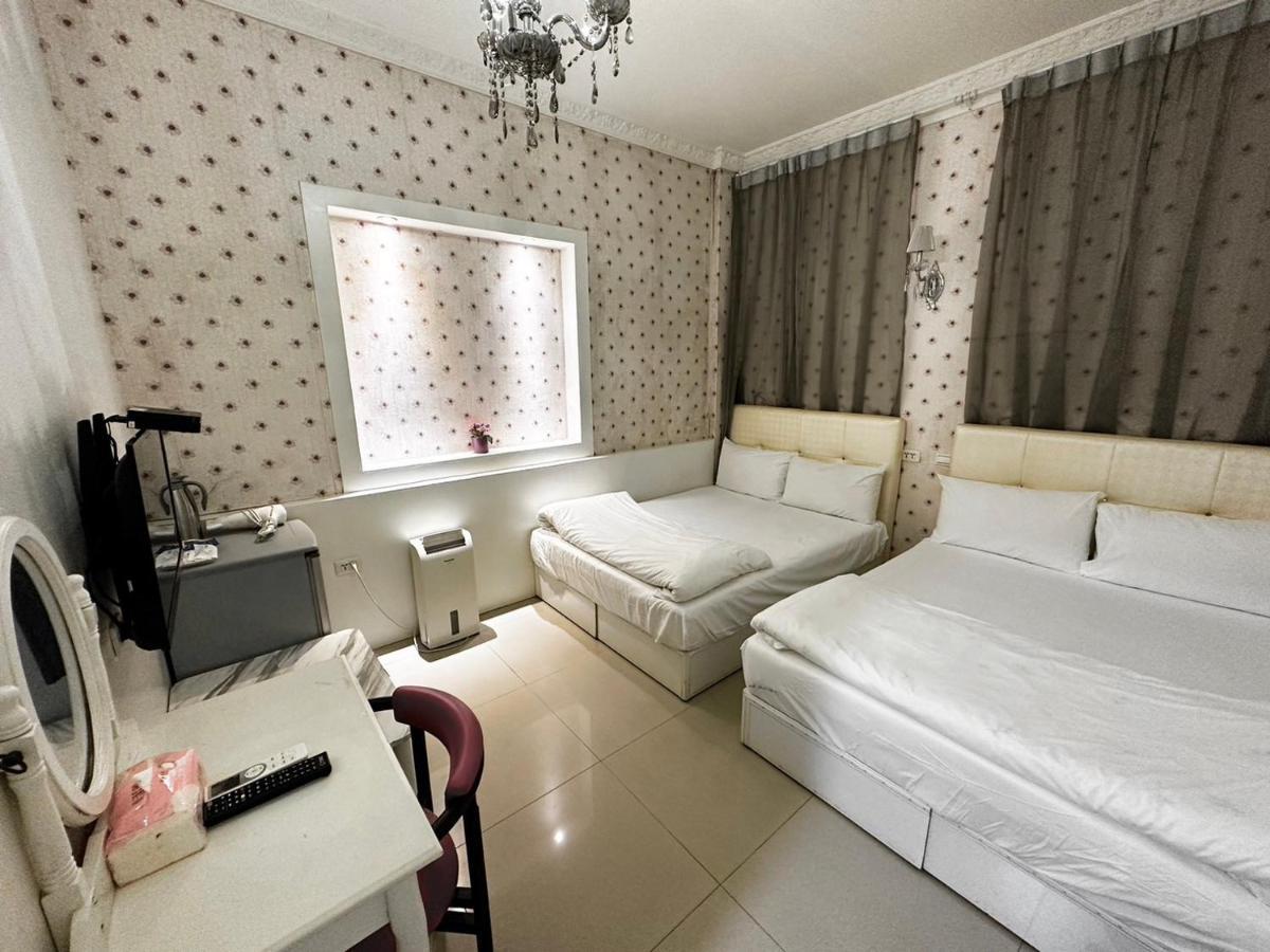 Fengjia Gift Box Homestay Taizhong Zewnętrze zdjęcie