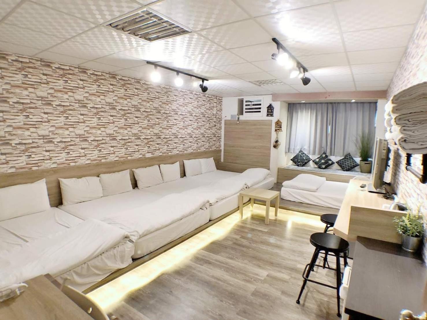 Fengjia Gift Box Homestay Taizhong Zewnętrze zdjęcie