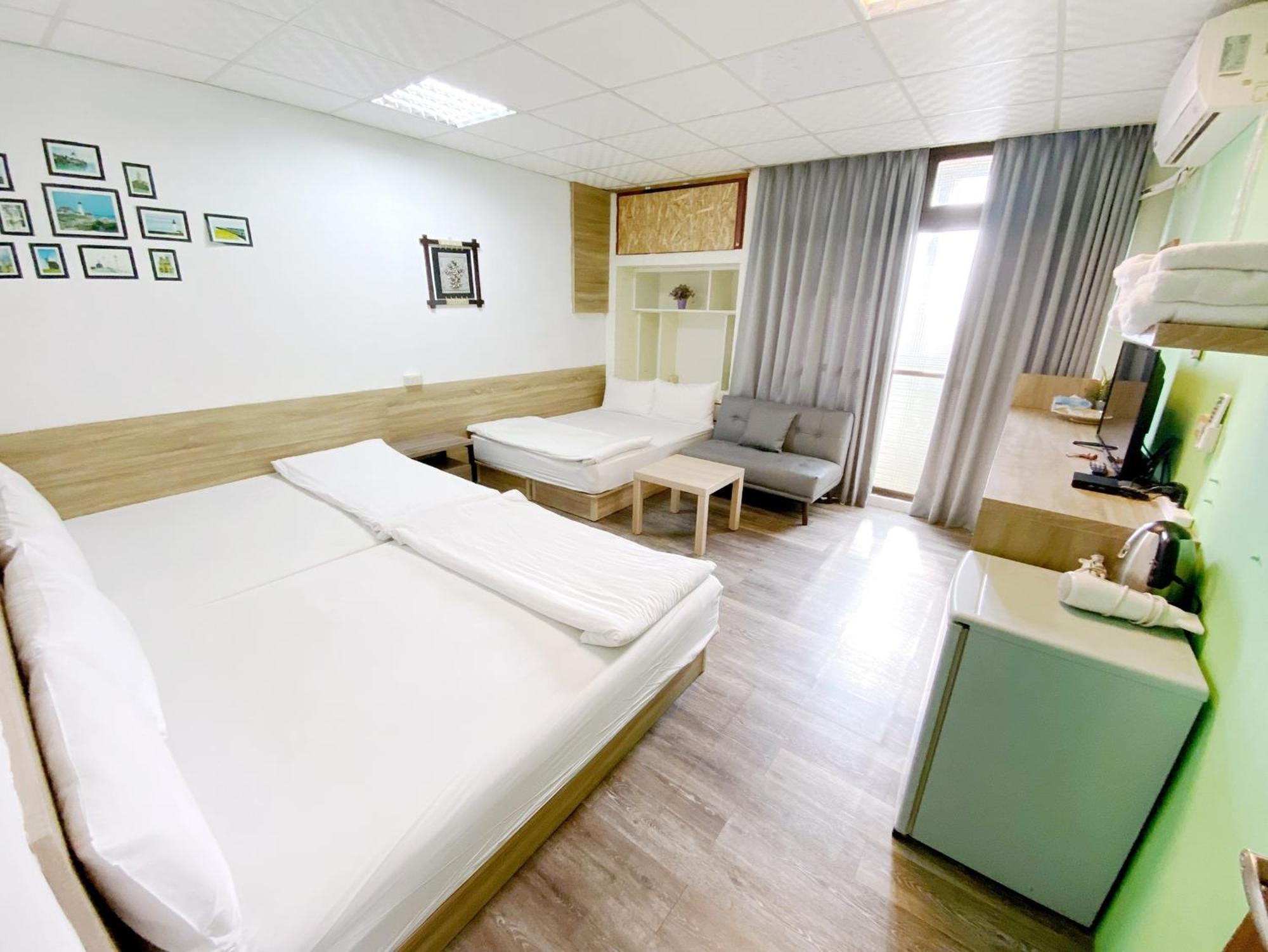 Fengjia Gift Box Homestay Taizhong Zewnętrze zdjęcie