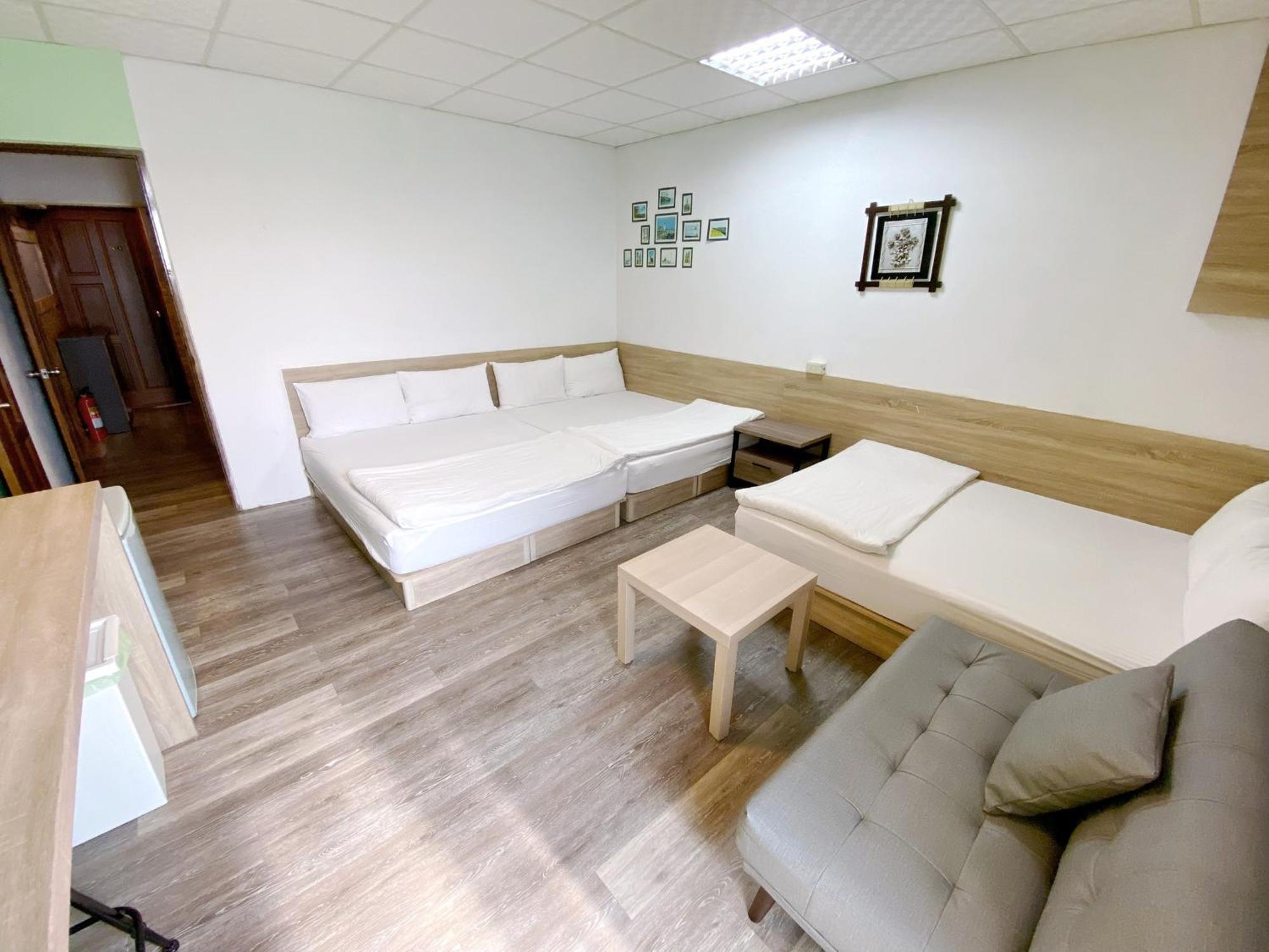 Fengjia Gift Box Homestay Taizhong Zewnętrze zdjęcie